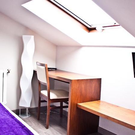 Hotel Corona De Galicia Valga Extérieur photo
