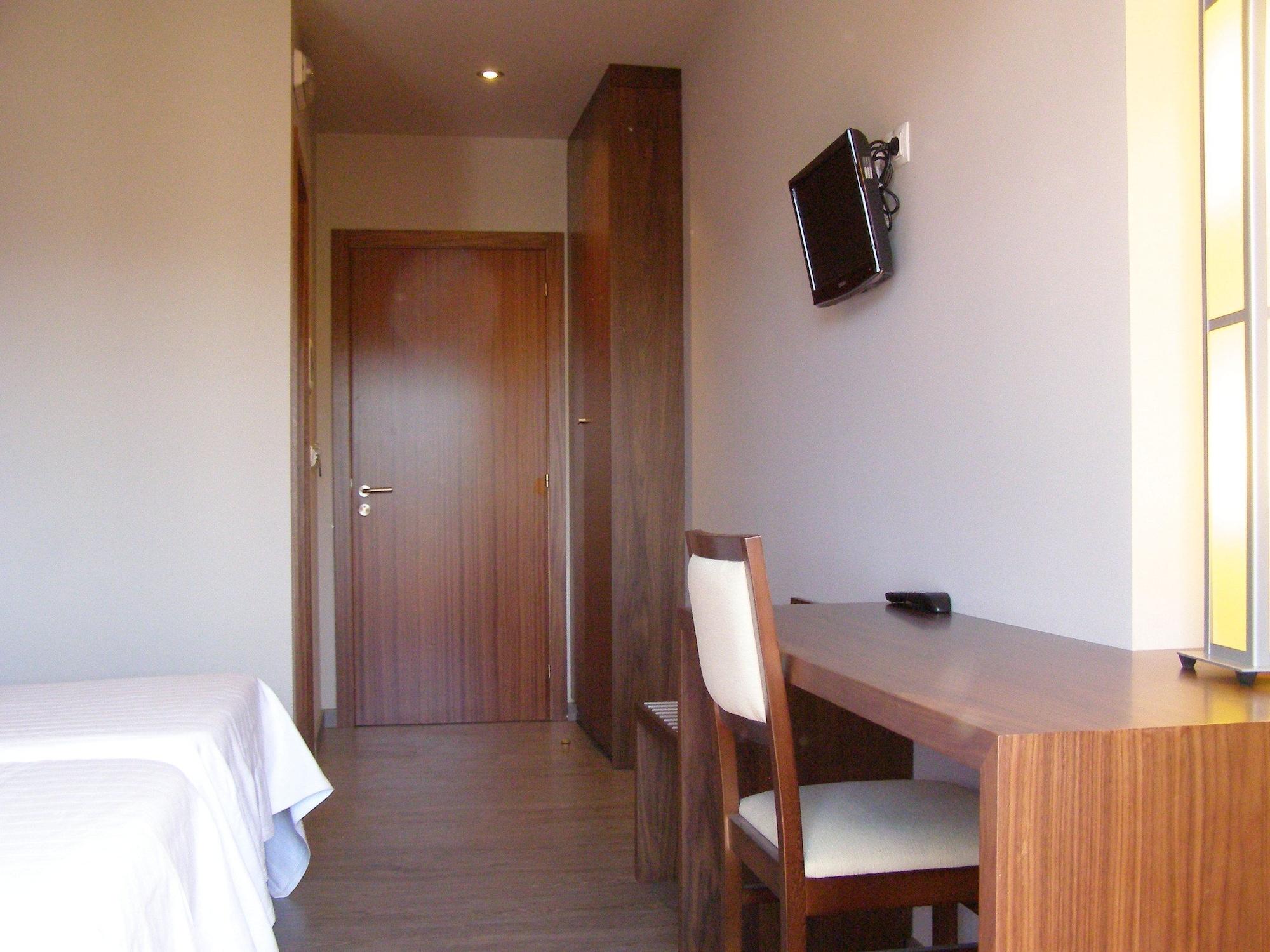 Hotel Corona De Galicia Valga Extérieur photo