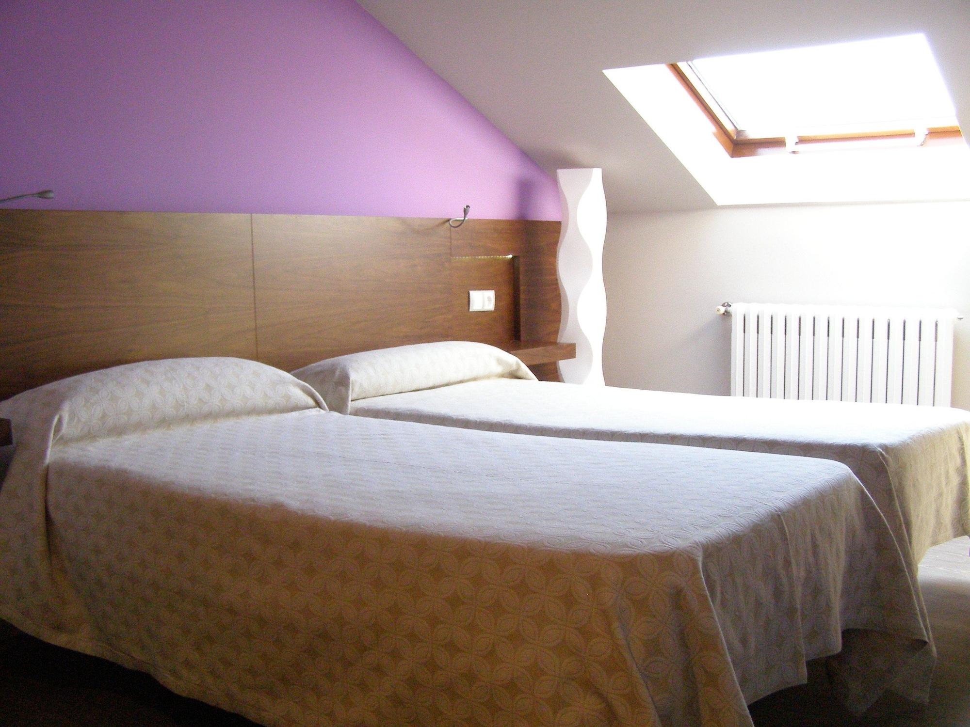 Hotel Corona De Galicia Valga Extérieur photo