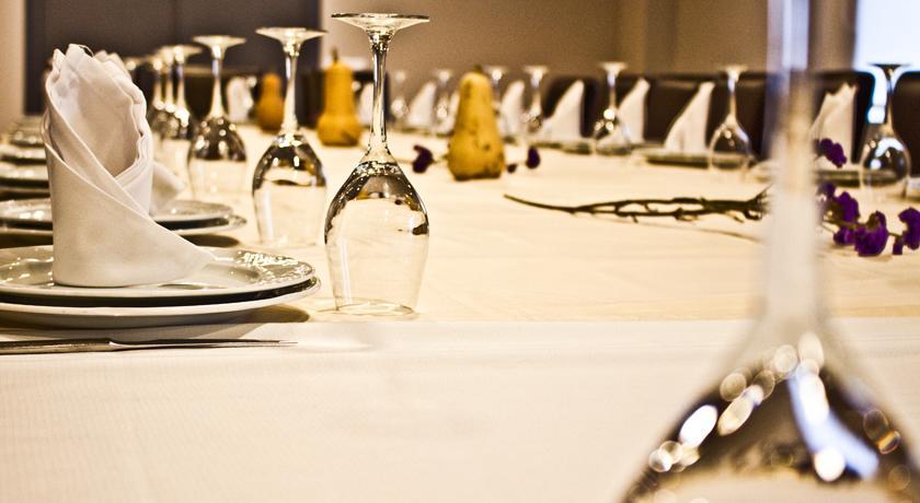 Hotel Corona De Galicia Valga Extérieur photo