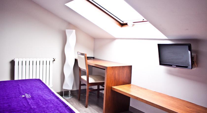 Hotel Corona De Galicia Valga Extérieur photo