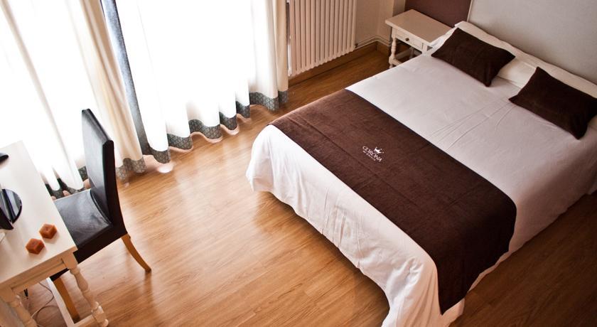 Hotel Corona De Galicia Valga Extérieur photo