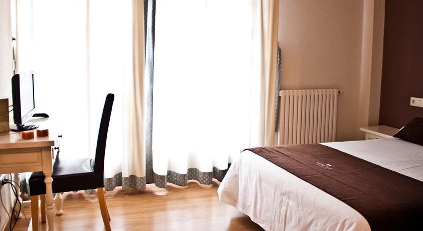 Hotel Corona De Galicia Valga Extérieur photo