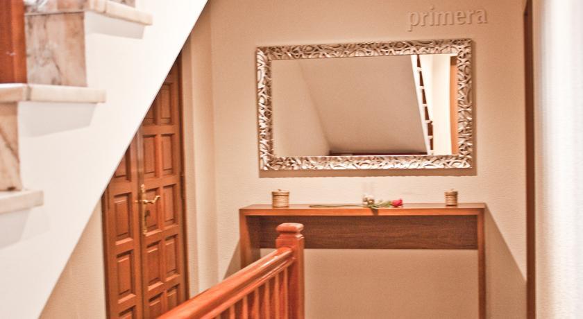 Hotel Corona De Galicia Valga Extérieur photo