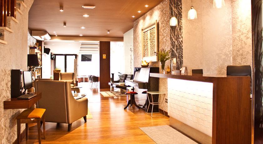Hotel Corona De Galicia Valga Extérieur photo
