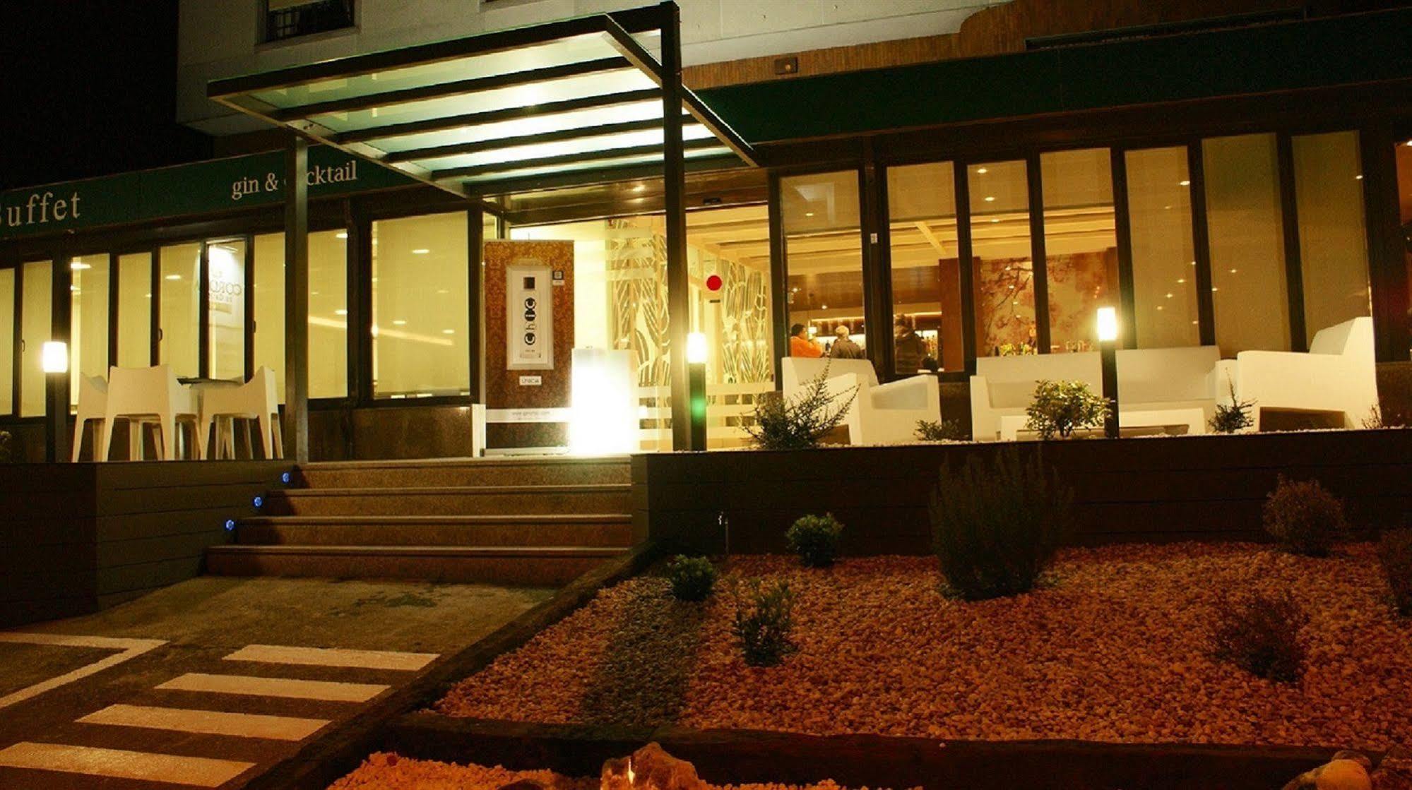 Hotel Corona De Galicia Valga Extérieur photo
